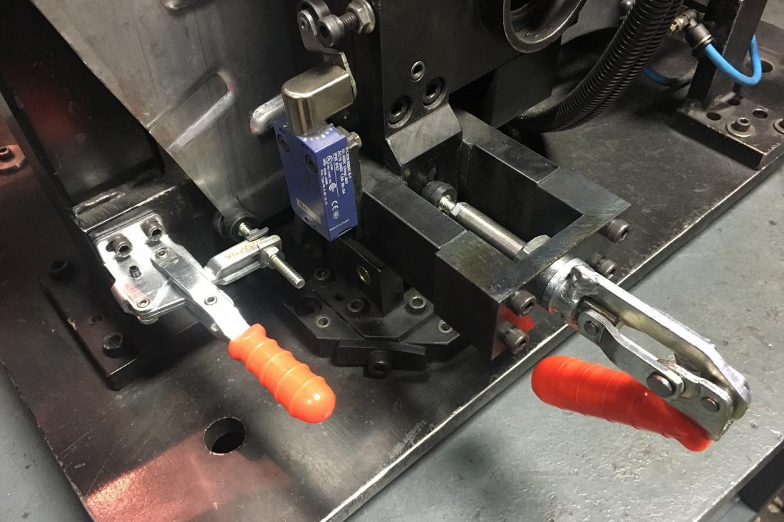 16114 Y-förmige, staubdichte, horizontale Filz-Schub-Zug-Klemme – Abbildung 5